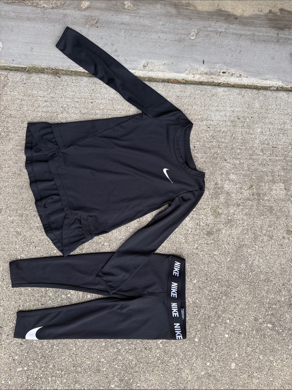 Nike Black Girls' Active Leggings and Long Sleeve Top Set